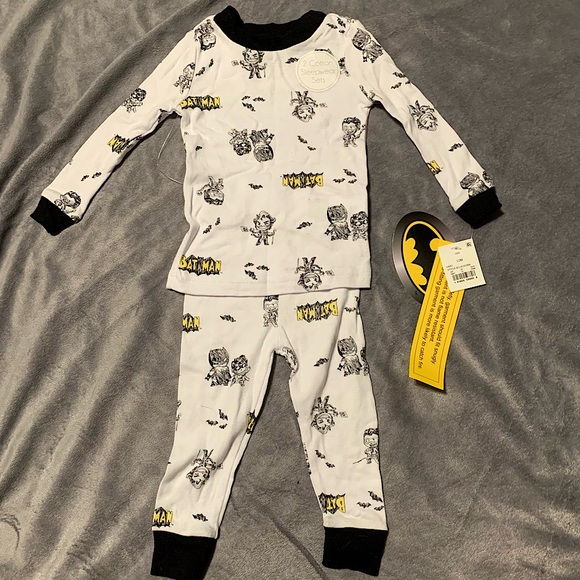Pajamas | Nwt 4pc Set Batman Pajamas Black White W Yellow Accent Sz 12m ...
